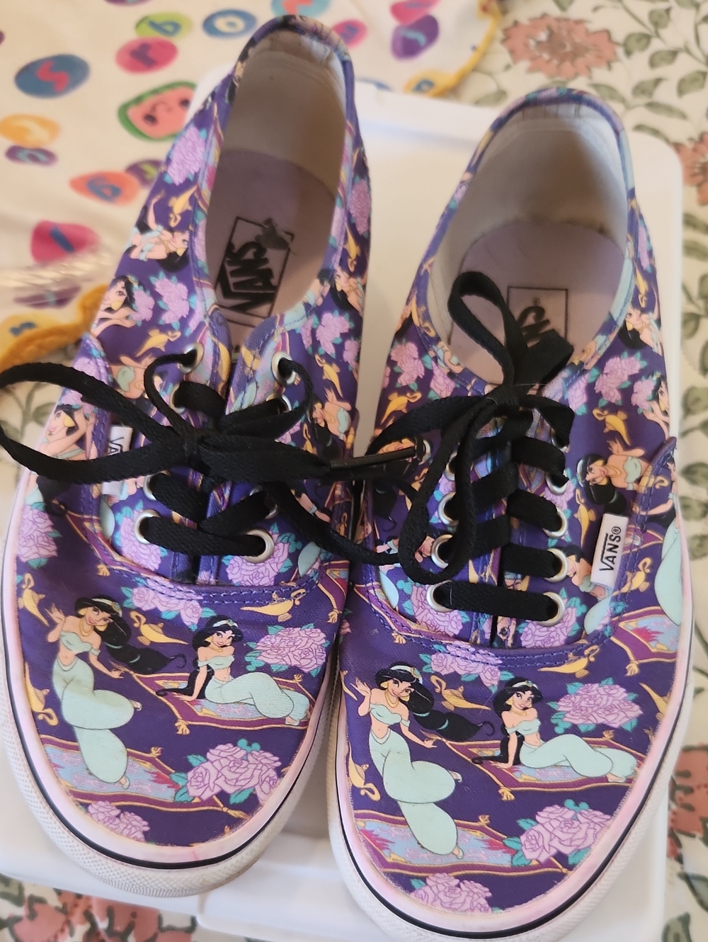 Vans Women's Purple Jasmine from Aladdin Disney Print